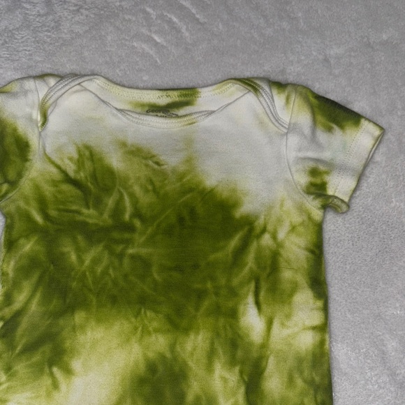 (3 for $10) George Green and White Tie-Dye Bodysuit - Picture 3 of 5